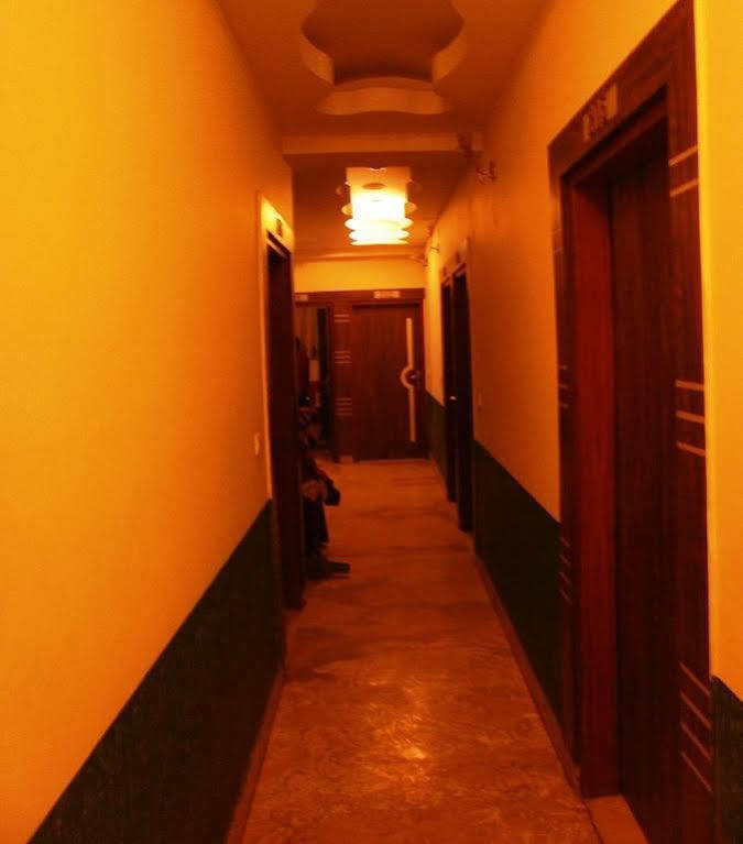 Sheel Gopal Vision Hotel Mathura Ngoại thất bức ảnh