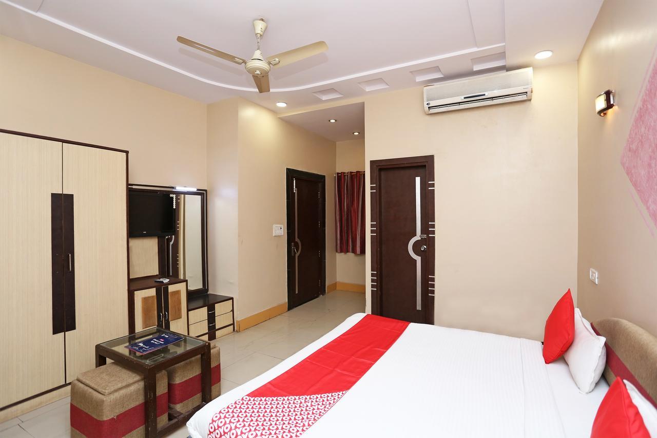 Sheel Gopal Vision Hotel Mathura Ngoại thất bức ảnh
