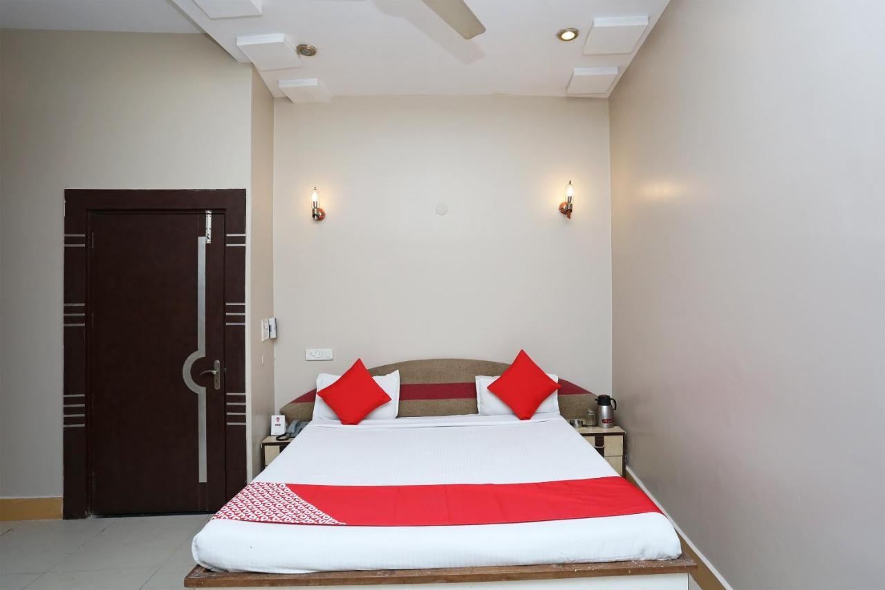 Sheel Gopal Vision Hotel Mathura Ngoại thất bức ảnh