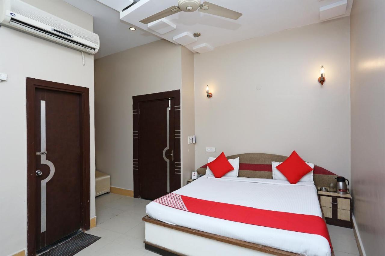 Sheel Gopal Vision Hotel Mathura Ngoại thất bức ảnh