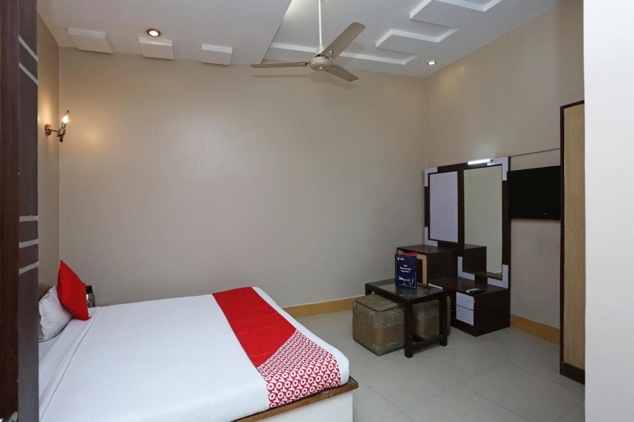 Sheel Gopal Vision Hotel Mathura Ngoại thất bức ảnh
