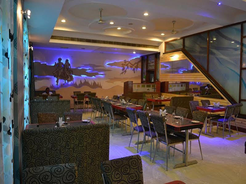 Sheel Gopal Vision Hotel Mathura Ngoại thất bức ảnh